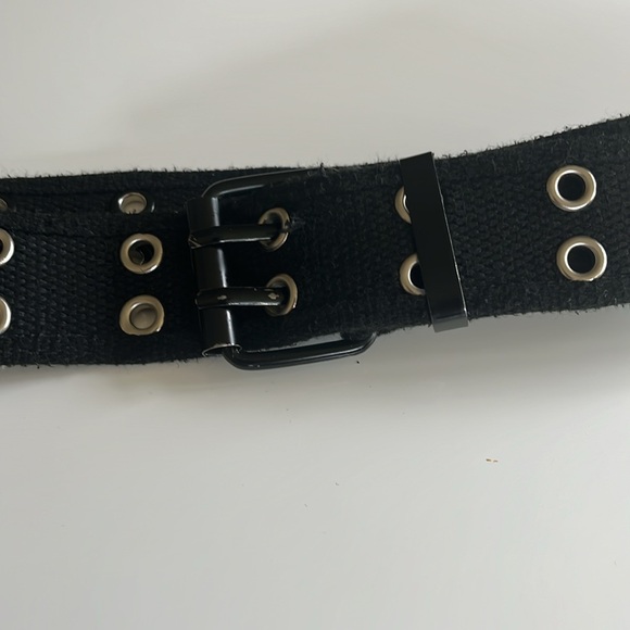 Iron Buckle Mens Belt - Stylish Black - Picture 4 of 4